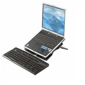 Soporte  sencillo 3 posiciones Accesorio para computador portátil para oficina y hogar. Características – diseño: Capacidad de carga 3 Kg. Liviano, plegable y portátil. Caucho antideslizante en la plataforma para que el portátil no se resbale.